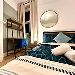 Delux Rooms Near City Centre